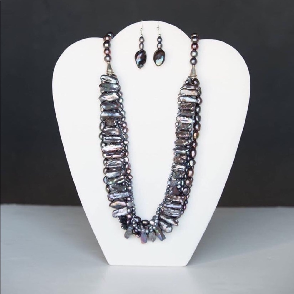 Peacock pearl necklace with matching earrings